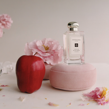 Charger l&#39;image dans la galerie, Cologne  Peony &amp; Blush Suede
